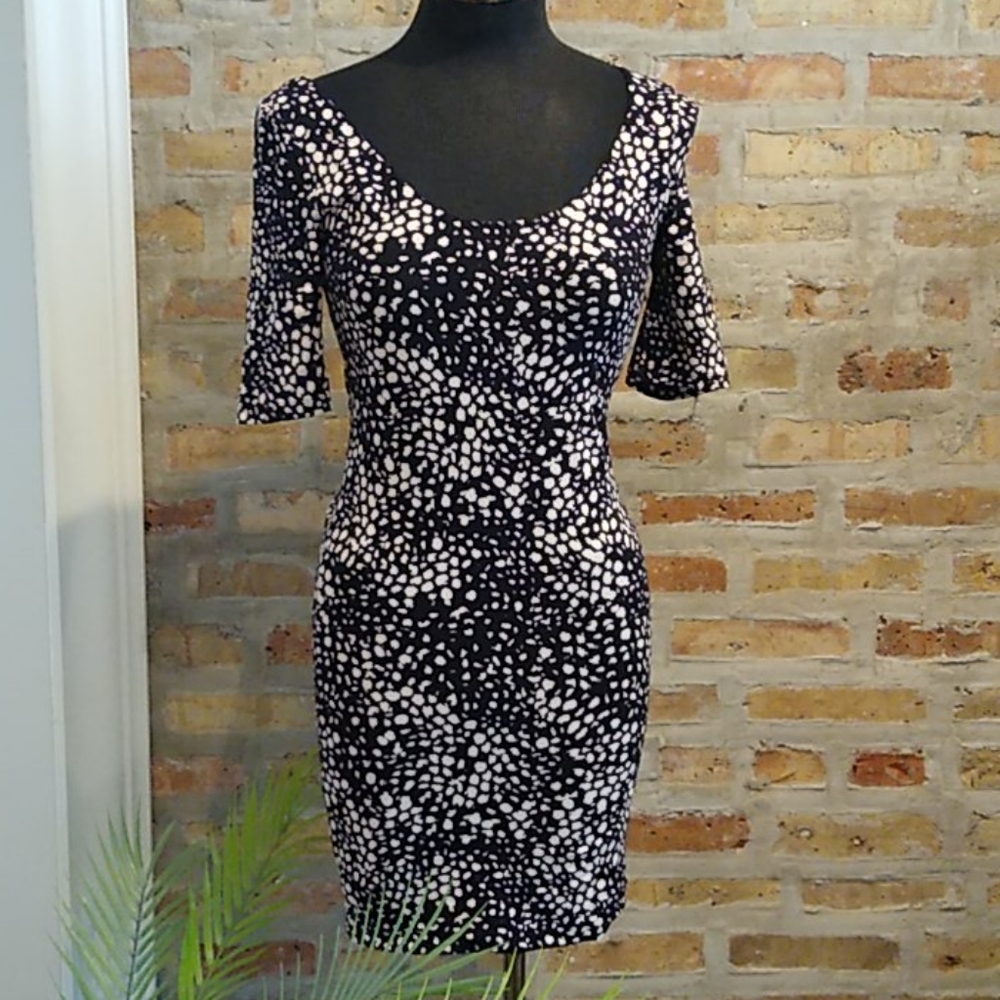 H&M Black/Cream print stretch tunic dress